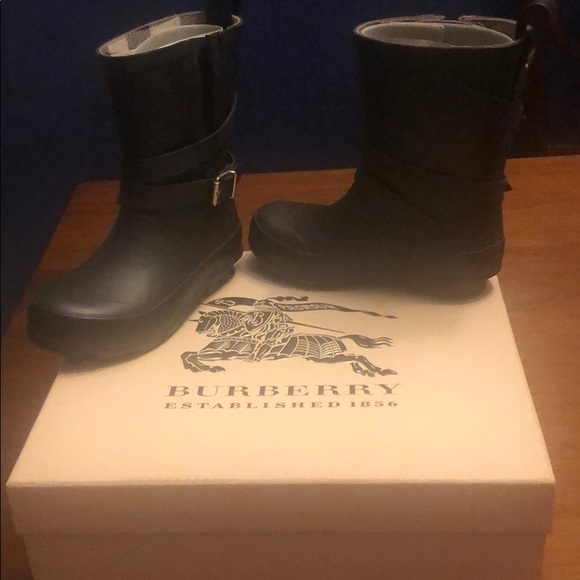 Burberry Rain boots Kids size 27 Europe 10 US